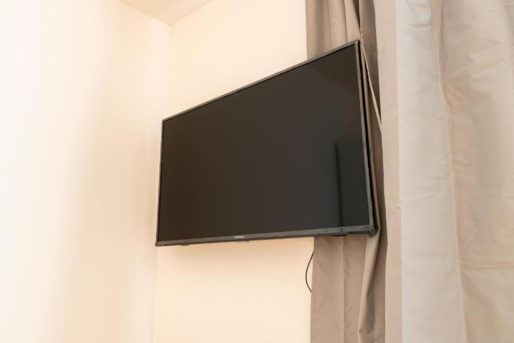 Brand New Studio Apartment #24 In Elite Residence With Free Secure Parking In The Center プラハ エクステリア 写真