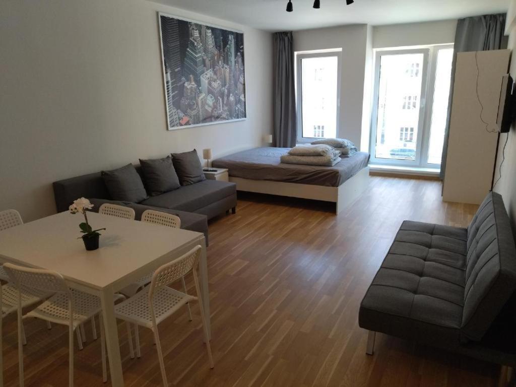 Brand New Studio Apartment #24 In Elite Residence With Free Secure Parking In The Center プラハ エクステリア 写真