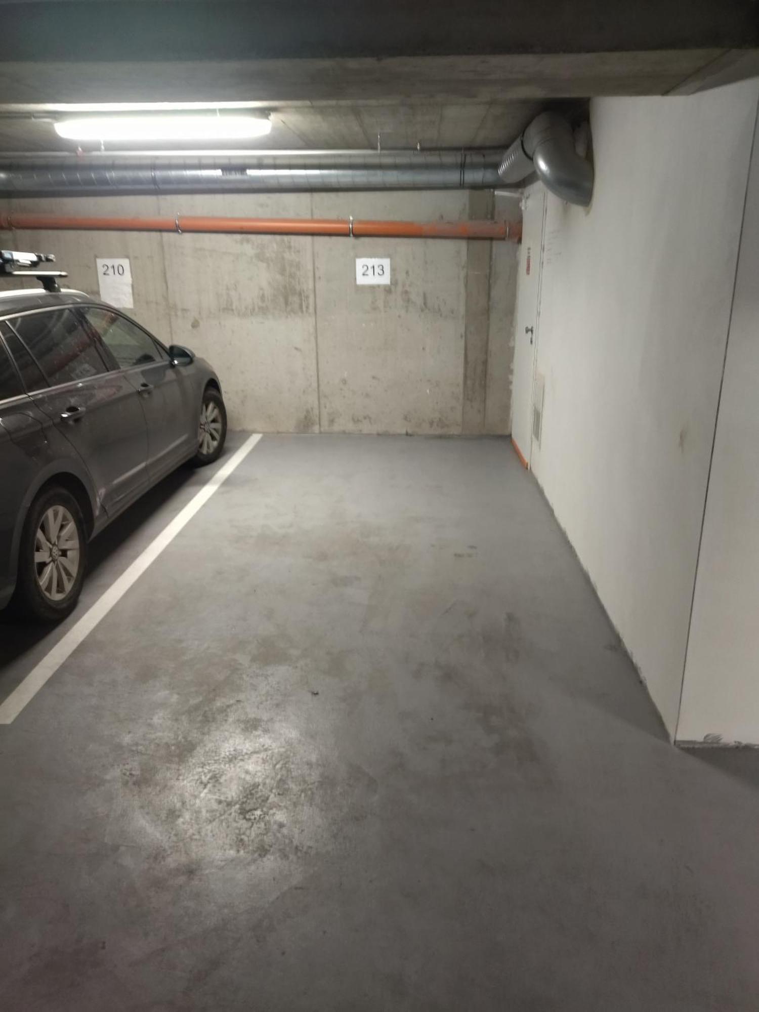 Brand New Studio Apartment #24 In Elite Residence With Free Secure Parking In The Center プラハ エクステリア 写真